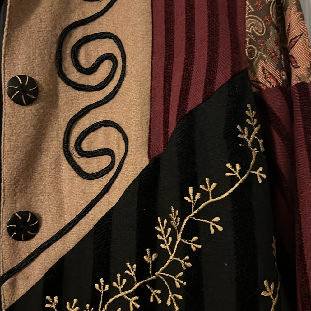 Unique jacket - Picture 2 of 8